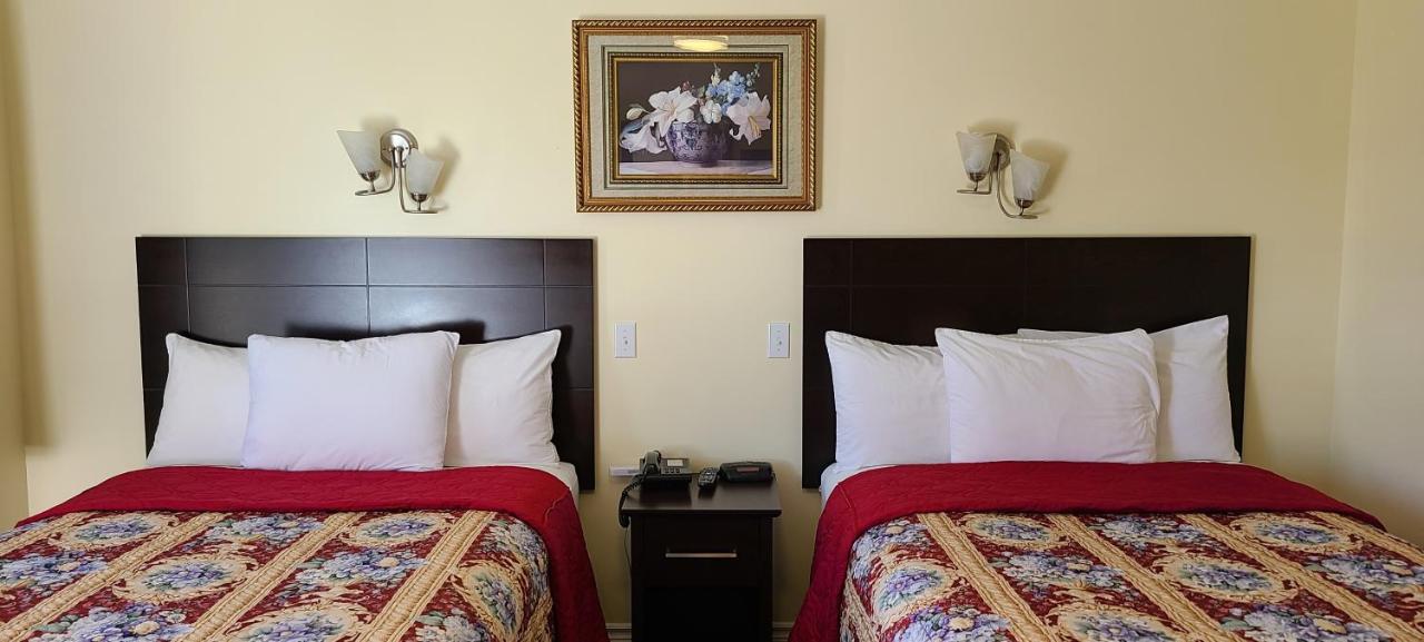 Fox Motor Inn Greater Napanee Dış mekan fotoğraf