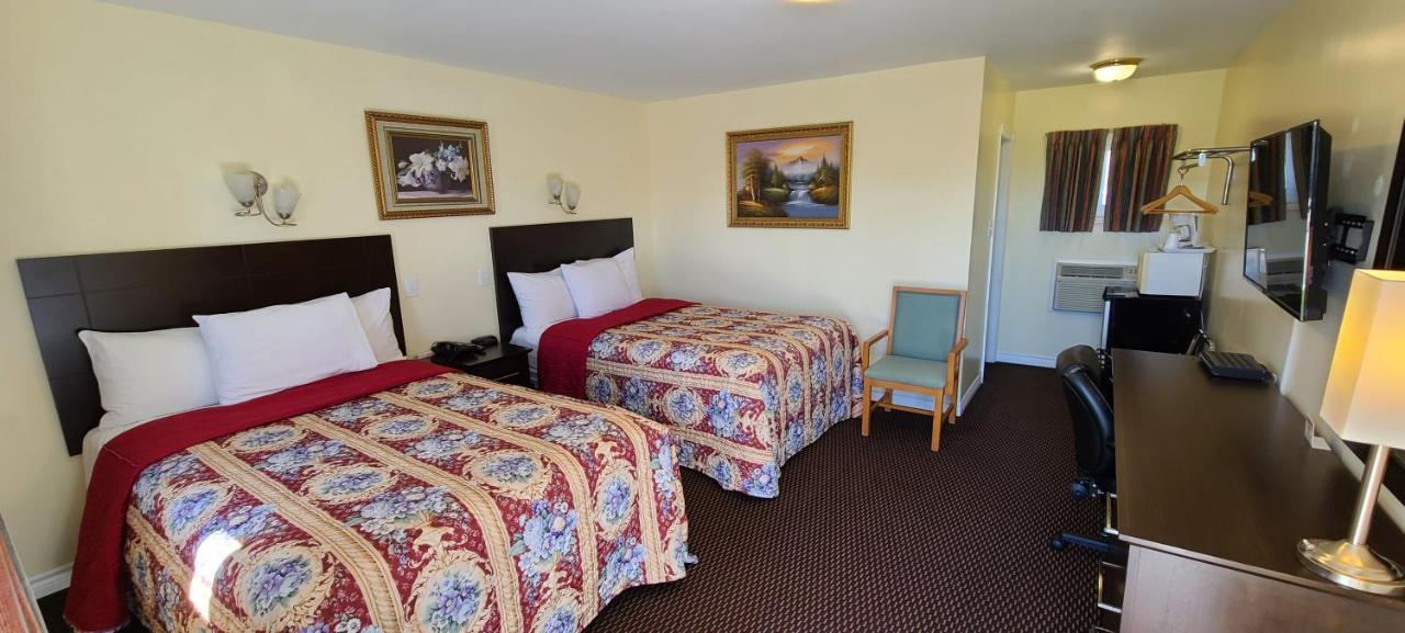 Fox Motor Inn Greater Napanee Dış mekan fotoğraf
