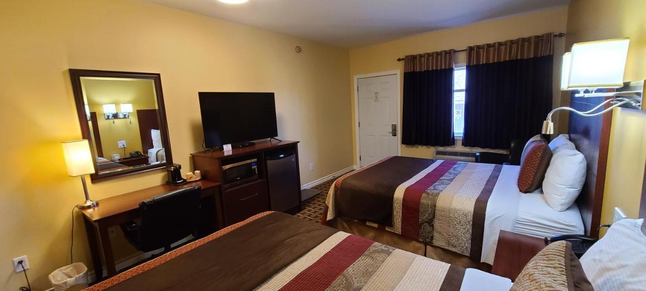 Fox Motor Inn Greater Napanee Dış mekan fotoğraf
