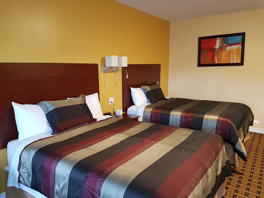 Fox Motor Inn Greater Napanee Dış mekan fotoğraf