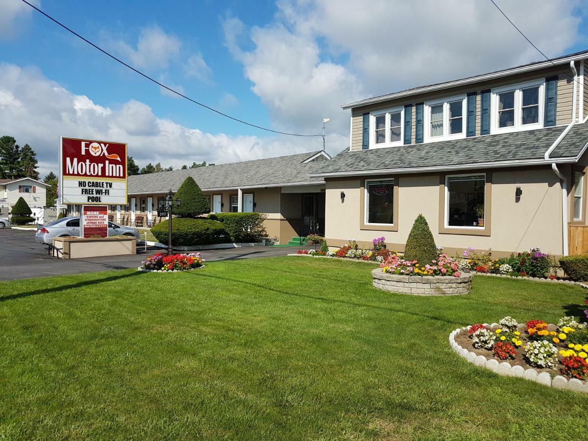 Fox Motor Inn Greater Napanee Dış mekan fotoğraf